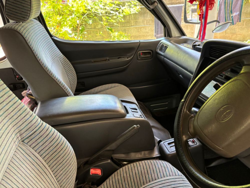 Toyota Hiace 2001 - Used Van sale in Sri Lanka - patpat.lk