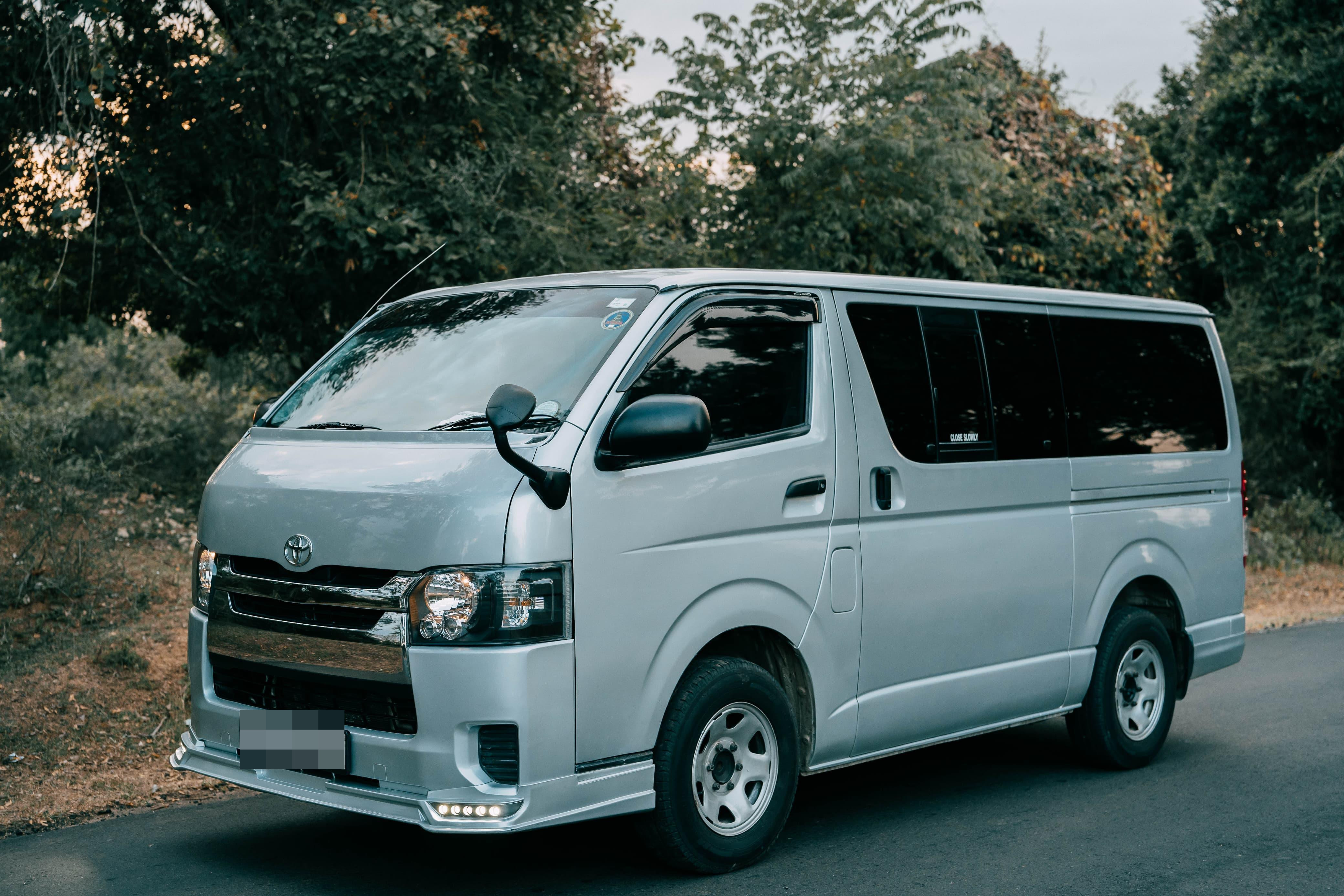 Toyota Hiace 2007 - භාවිතා කරන ලද වෑන් රථය sale in Sri Lanka - patpat.lk