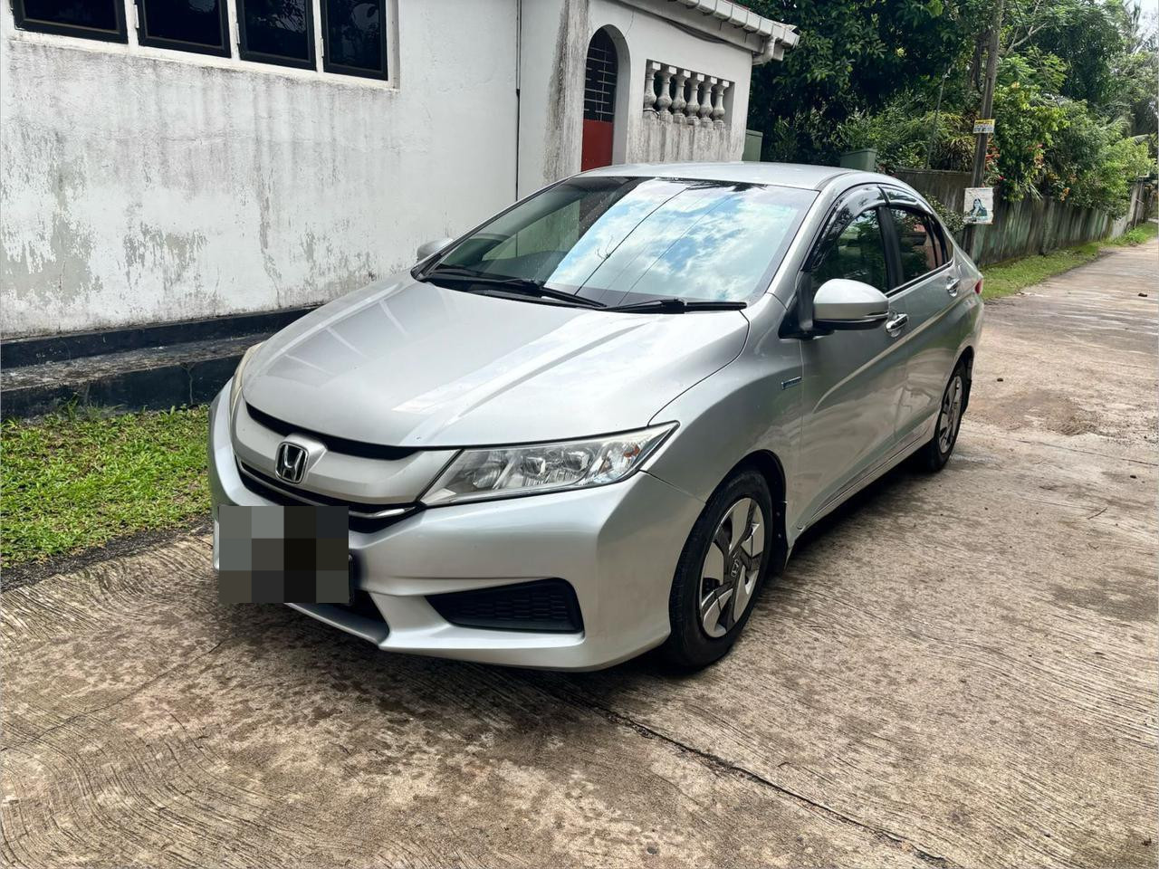 Honda Grace 2014 - பயன்படுத்தப்பட்டது கார் sale in Sri Lanka - patpat.lk