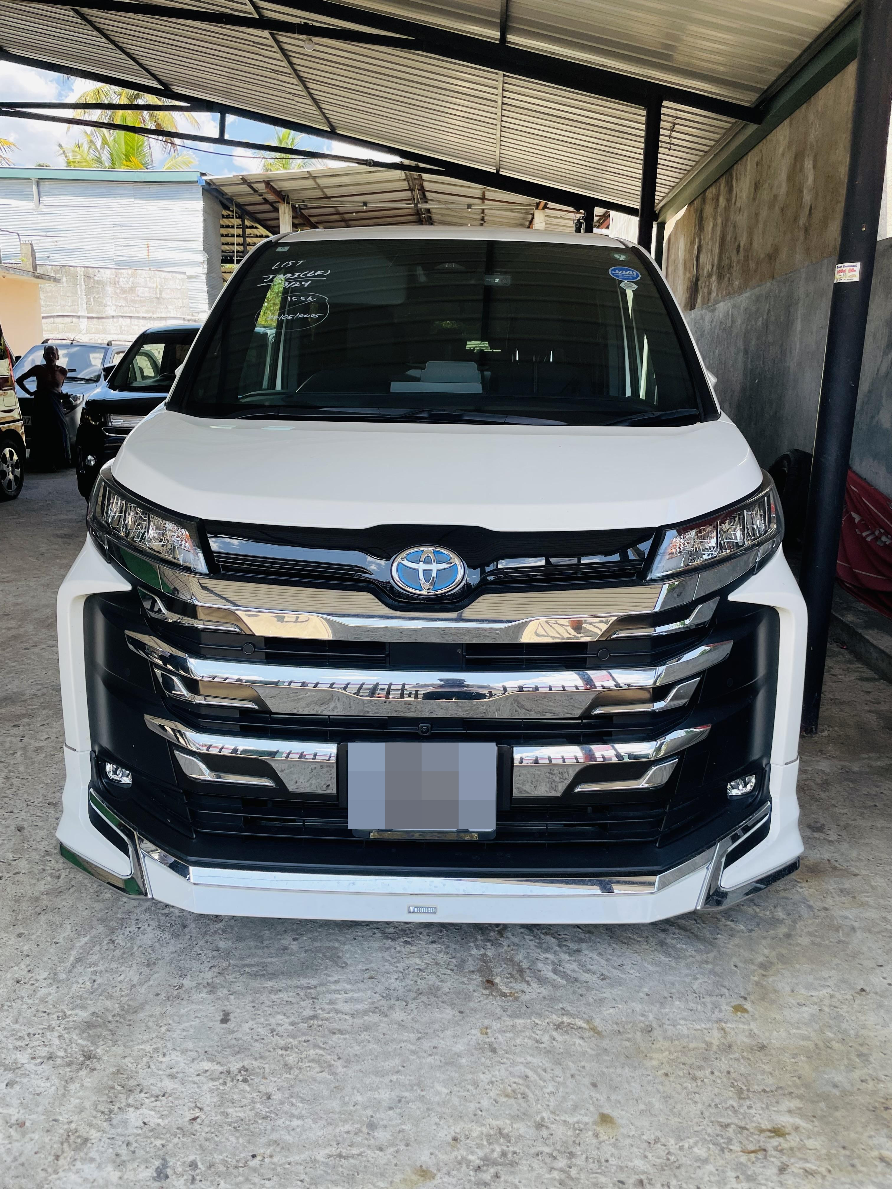 Toyota Noah 2024 ads-image-1