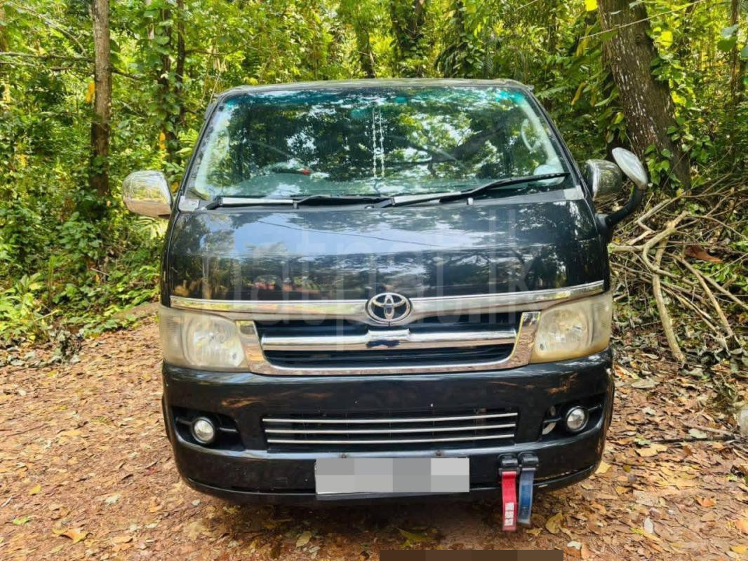 Toyota Hiace 2012 - பயன்படுத்தப்பட்டது வேன் sale in Sri Lanka - patpat.lk