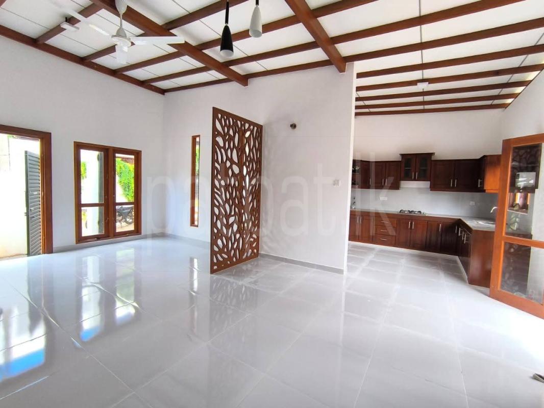 House for Sale in Athurugiriya