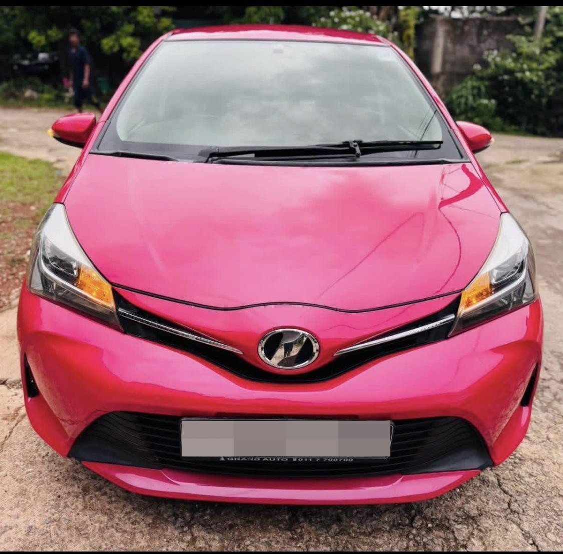 Toyota Vitz 2017 - பயன்படுத்தப்பட்டது கார் sale in Sri Lanka - patpat.lk