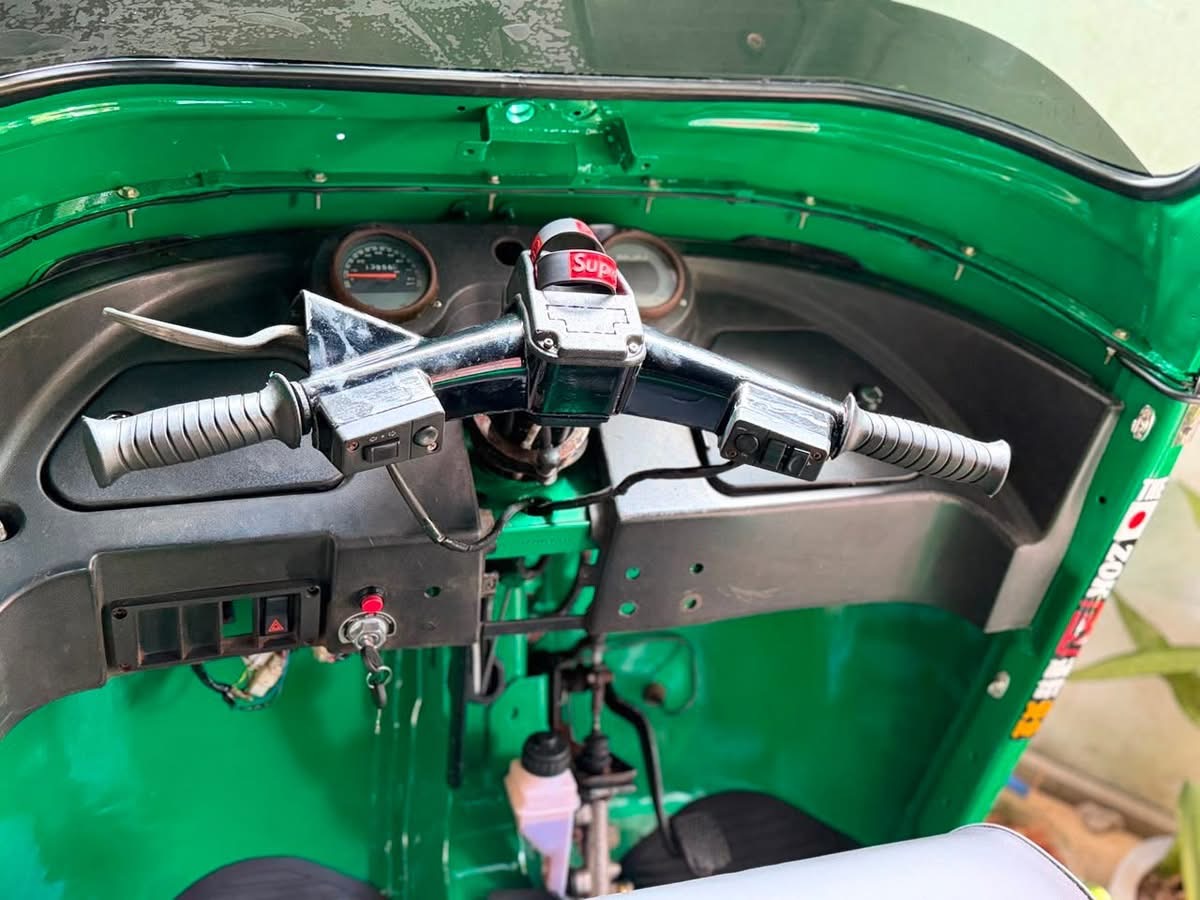 Bajaj 4 stroke 2011 - பயன்படுத்தப்பட்டது முச்சக்கர வண்டி sale in Sri Lanka - patpat.lk