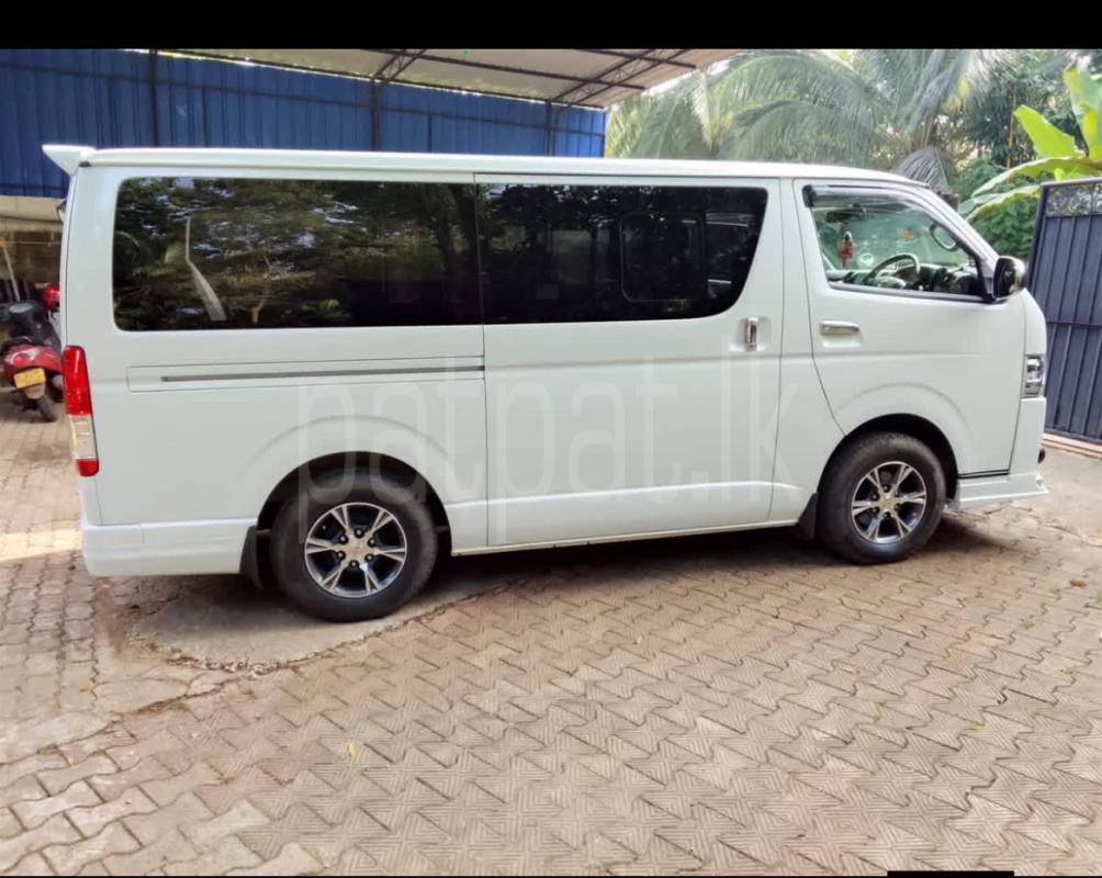 Toyota Hiace 2017 - பயன்படுத்தப்பட்டது வேன் sale in Sri Lanka - patpat.lk