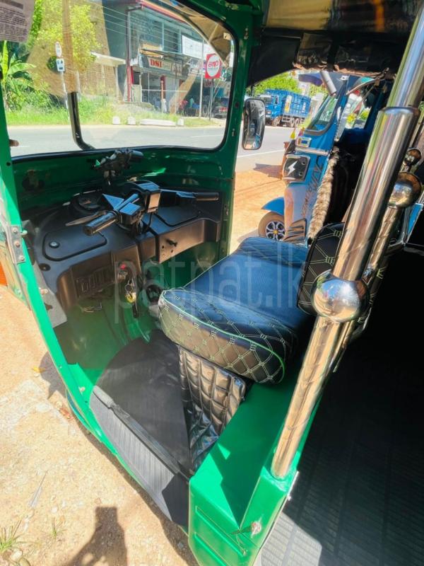 Bajaj Three Wheel 2011 - மறுசீரமைக்கப்பட்டது முச்சக்கர வண்டி sale in Sri Lanka - patpat.lk