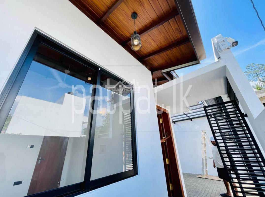 House for Sale in Athurugiriya