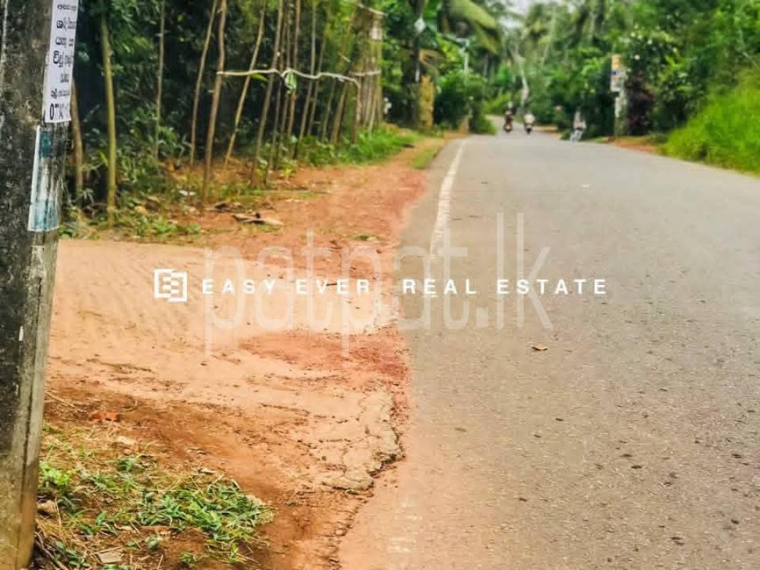 Residential Land for Sale in Batuwatta