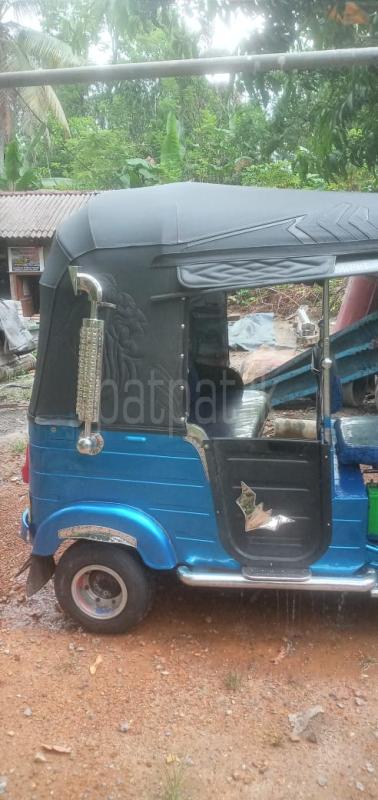Bajaj Three Wheel 2015 - பயன்படுத்தப்பட்டது முச்சக்கர வண்டி sale in Sri Lanka - patpat.lk