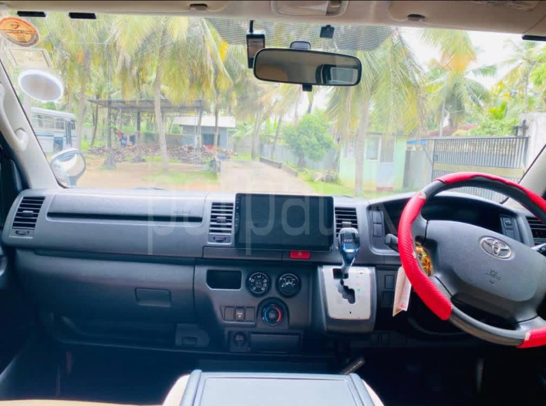 Toyota Hiace 2017 - பயன்படுத்தப்பட்டது வேன் sale in Sri Lanka - patpat.lk