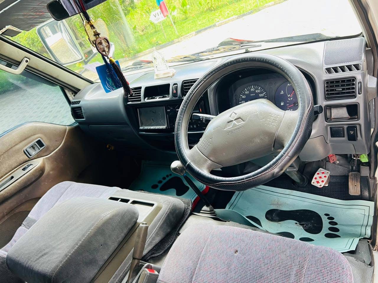 Mitsubishi Delica 2003 - Used Van sale in Sri Lanka - patpat.lk