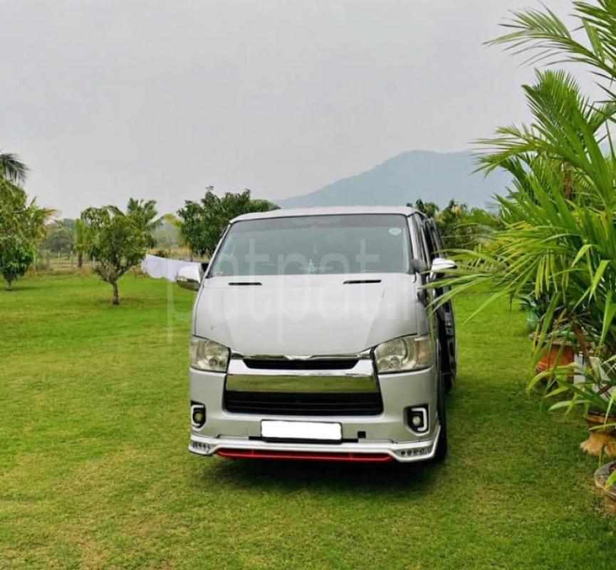 Toyota Hiace 2007 - பயன்படுத்தப்பட்டது வேன் sale in Sri Lanka - patpat.lk