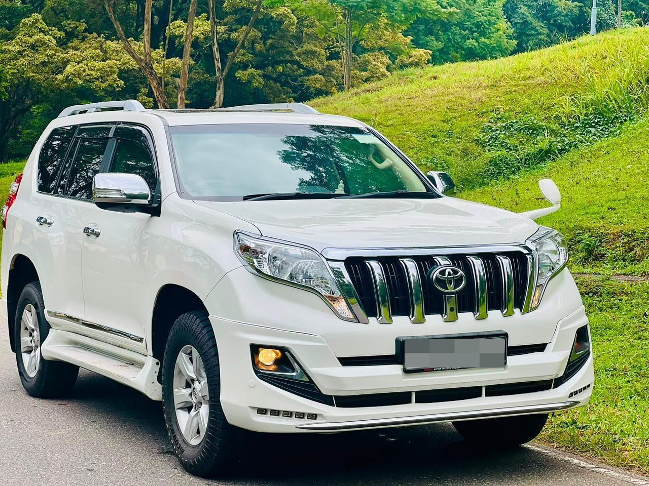 Toyota Land Cruiser 2015 - භාවිතා කරන ලද SUV රථය sale in Sri Lanka - patpat.lk