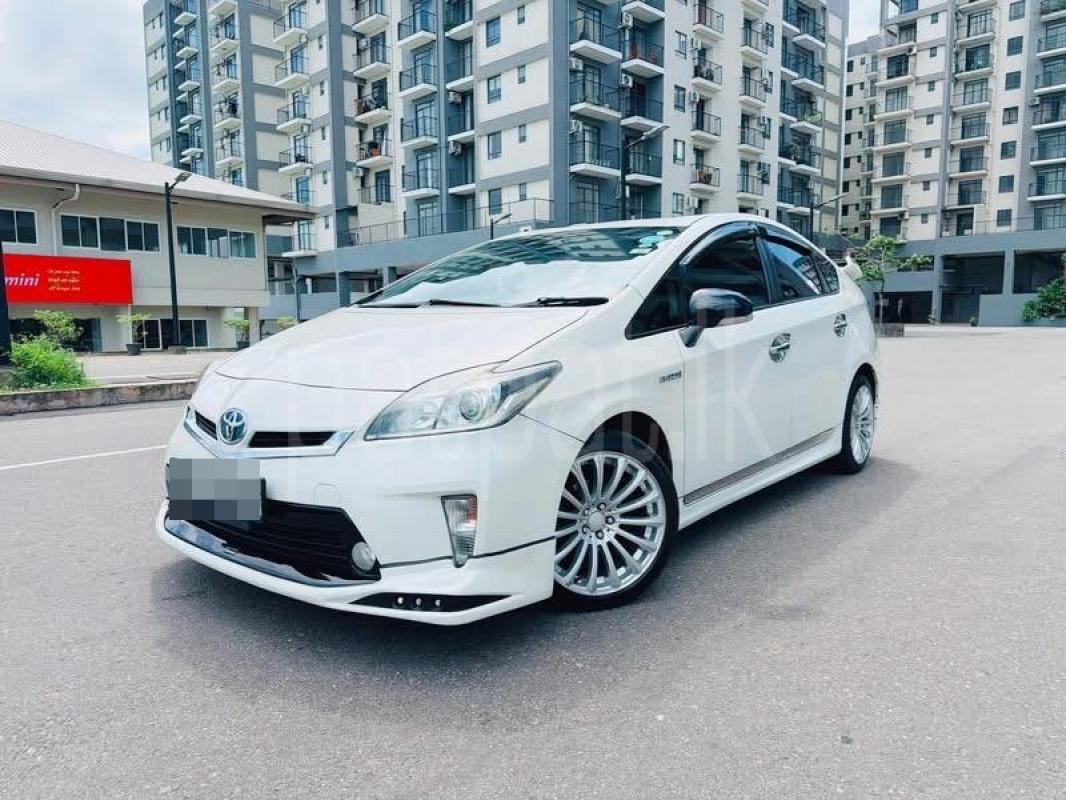 Toyota Prius 2014 - பயன்படுத்தப்பட்டது கார் sale in Sri Lanka - patpat.lk