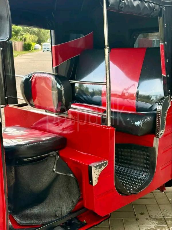Bajaj Three Wheel 2014 - භාවිතා කරන ලද ත්‍රිරෝද රථය sale in Sri Lanka - patpat.lk