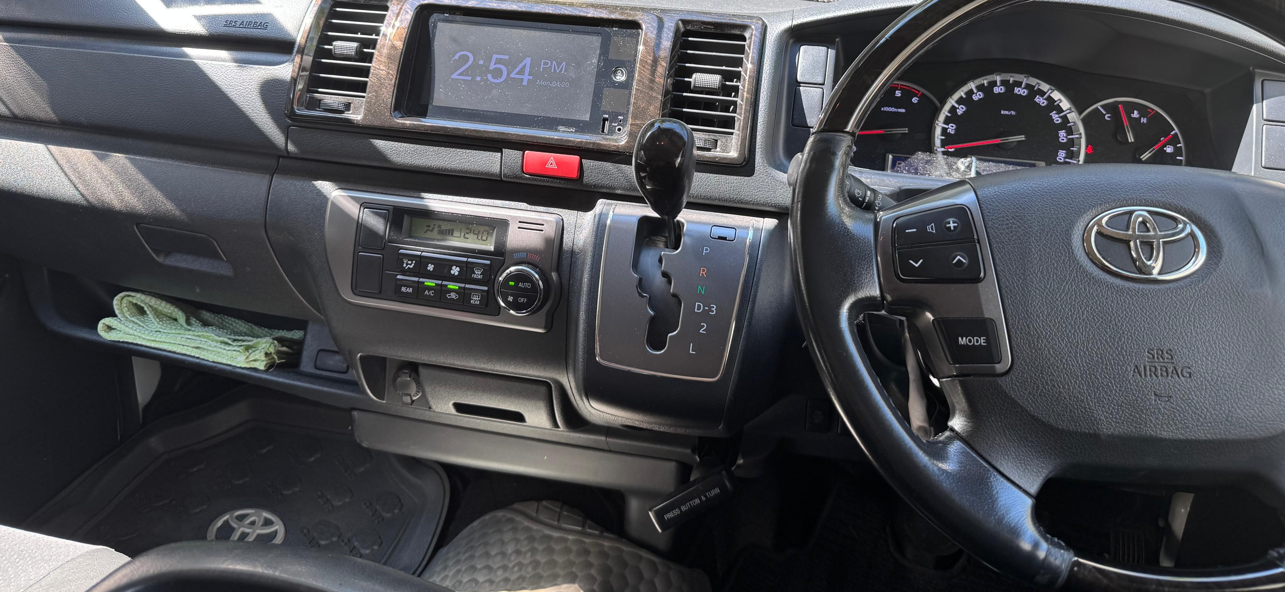 Toyota Hiace 2017 - Used Van sale in Sri Lanka - patpat.lk