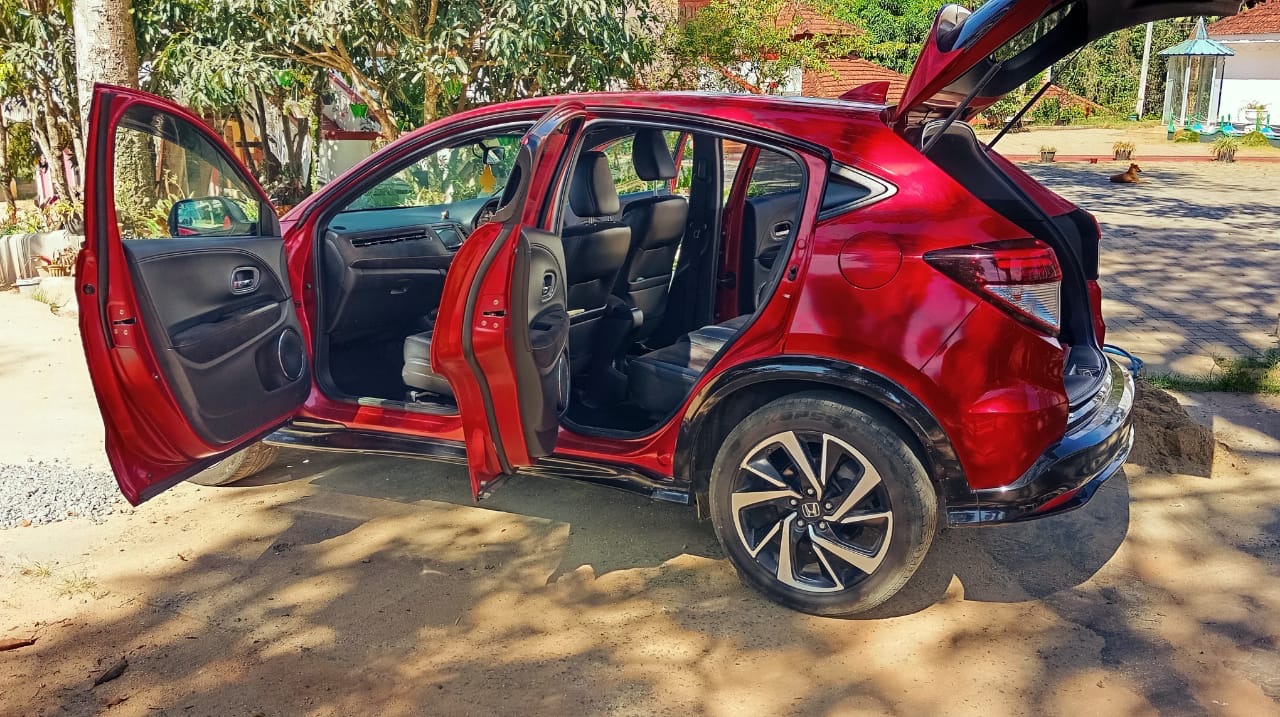 Honda Vezel 2018 - Reconditioned SUV sale in Sri Lanka - patpat.lk