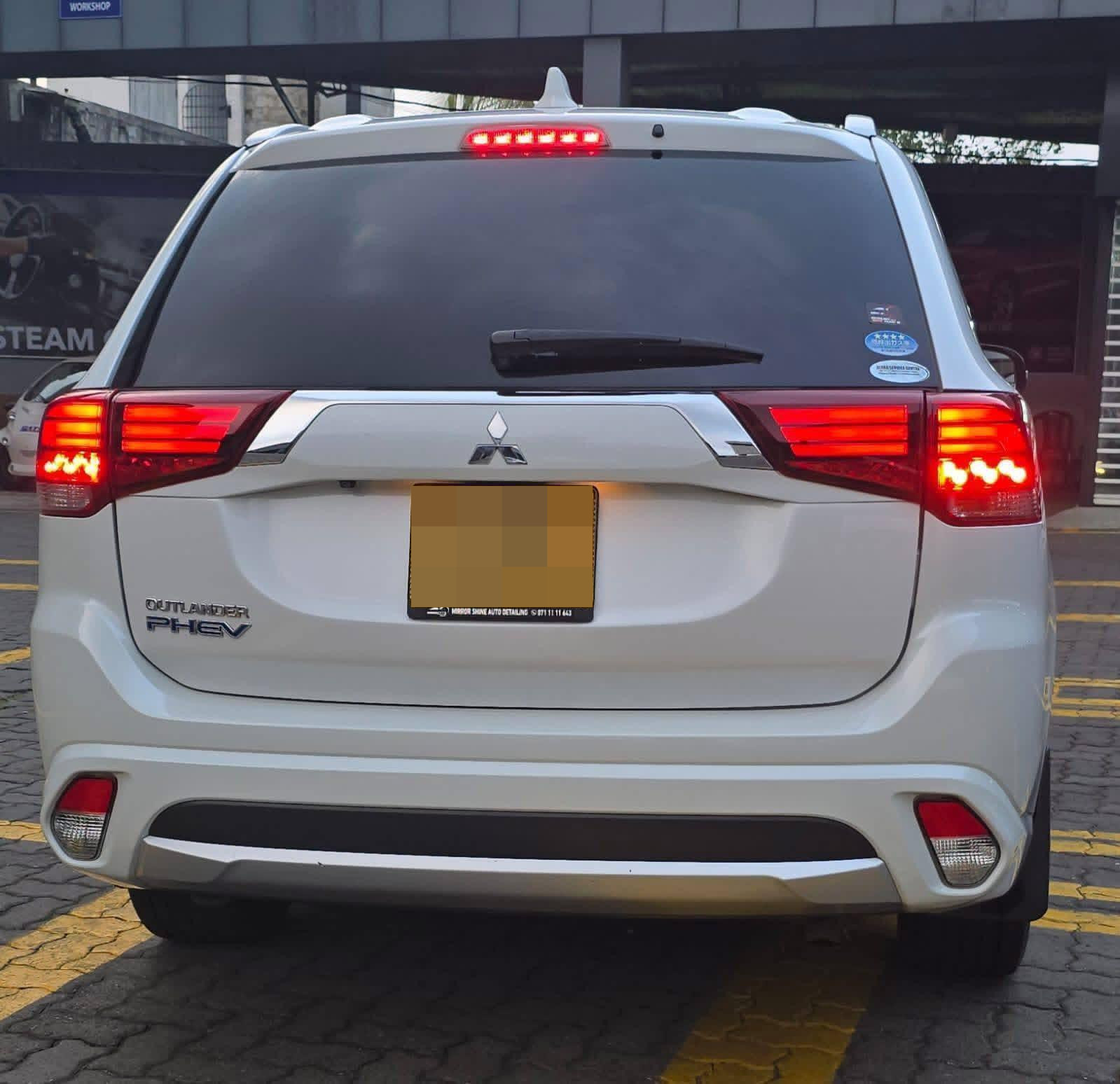 Mitsubishi Outlander 2014 - பயன்படுத்தப்பட்டது SUV sale in Sri Lanka - patpat.lk