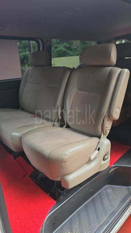Toyota Hiace 2017 - பயன்படுத்தப்பட்டது வேன் sale in Sri Lanka - patpat.lk