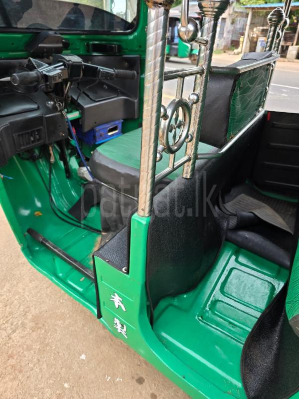 Bajaj Three Wheel 2014 - பயன்படுத்தப்பட்டது முச்சக்கர வண்டி sale in Sri Lanka - patpat.lk