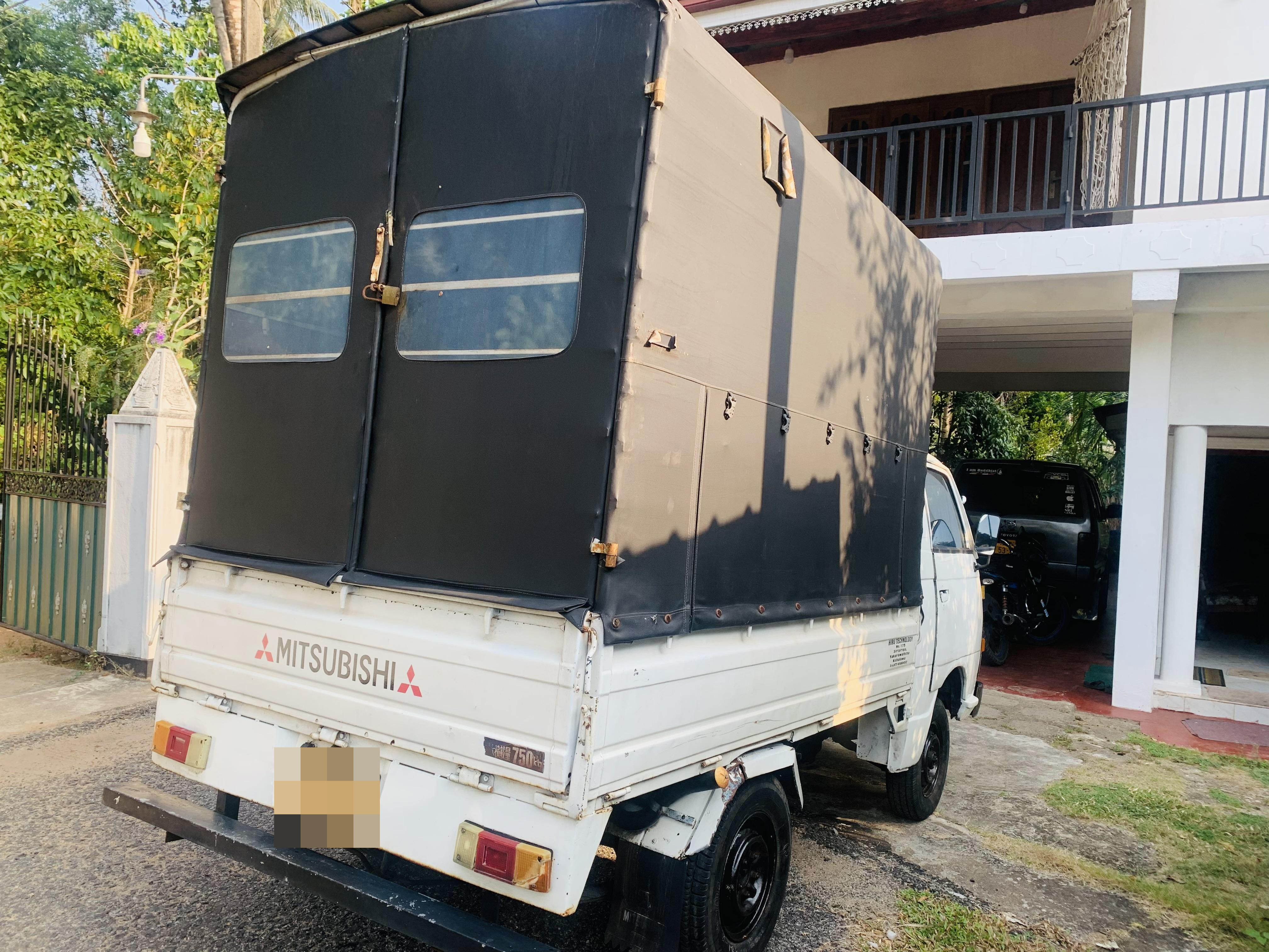 Mitsubishi Delica 1977 - பயன்படுத்தப்பட்டது பல்நோக்கு sale in Sri Lanka - patpat.lk
