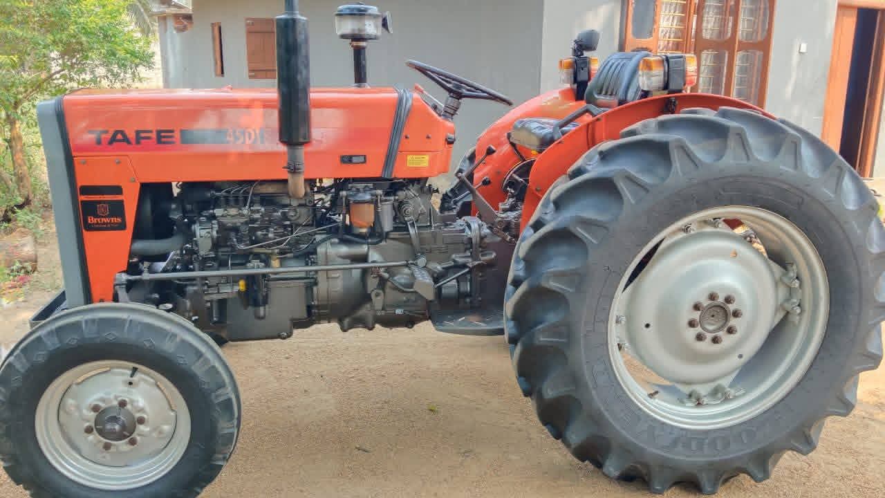 TAFE Tractor 2022 - Used Land sale in Sri Lanka - patpat.lk