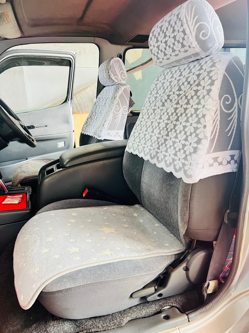 Toyota Hiace 2002 - பயன்படுத்தப்பட்டது வேன் sale in Sri Lanka - patpat.lk