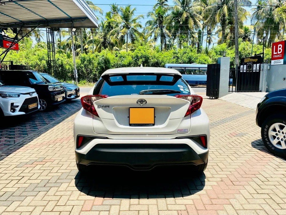 Toyota CHR 2017 - பயன்படுத்தப்பட்டது SUV sale in Sri Lanka - patpat.lk