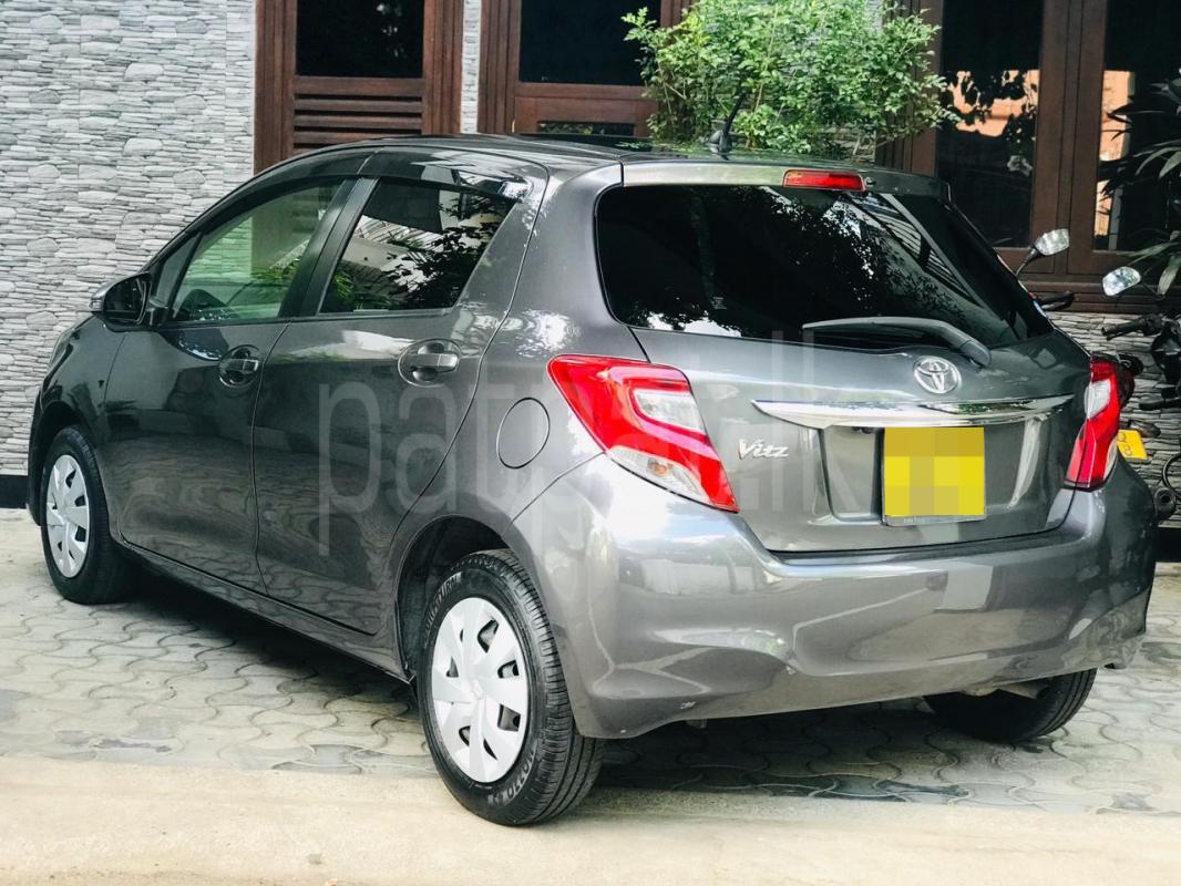 Toyota Vitz 2015 - භාවිතා කරන ලද කාර් sale in Sri Lanka - patpat.lk