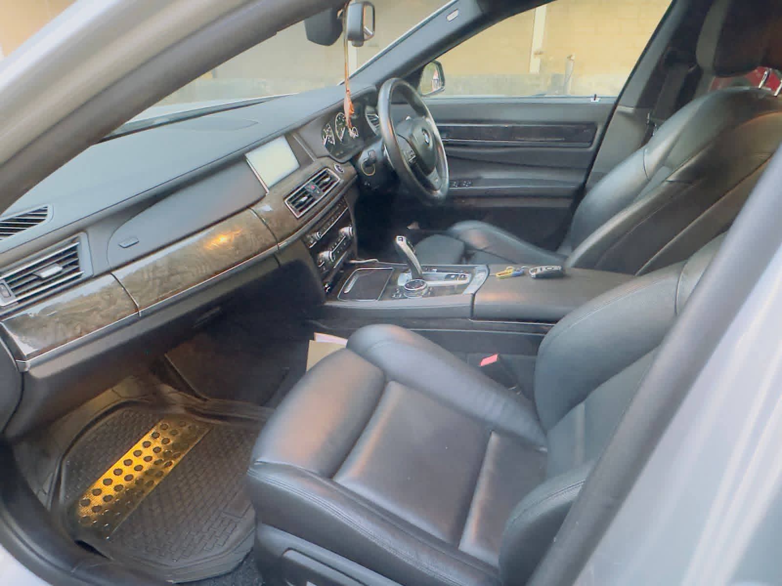 BMW 740I 2014 - பயன்படுத்தப்பட்டது கார் sale in Sri Lanka - patpat.lk
