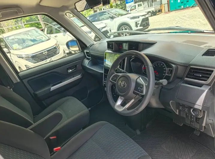 Toyota Roomy 2023 - අලුත් වෑන් රථය sale in Sri Lanka - patpat.lk