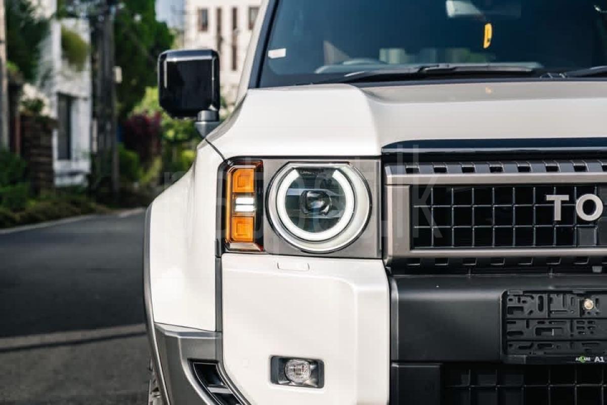 Advertisement image 4