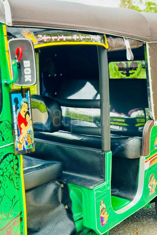 Bajaj Three Wheel 2014 - பயன்படுத்தப்பட்டது முச்சக்கர வண்டி sale in Sri Lanka - patpat.lk