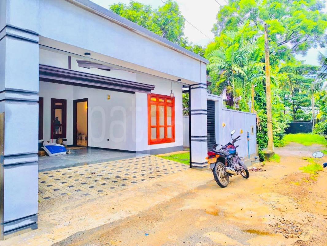 House for Sale in Athurugiriya