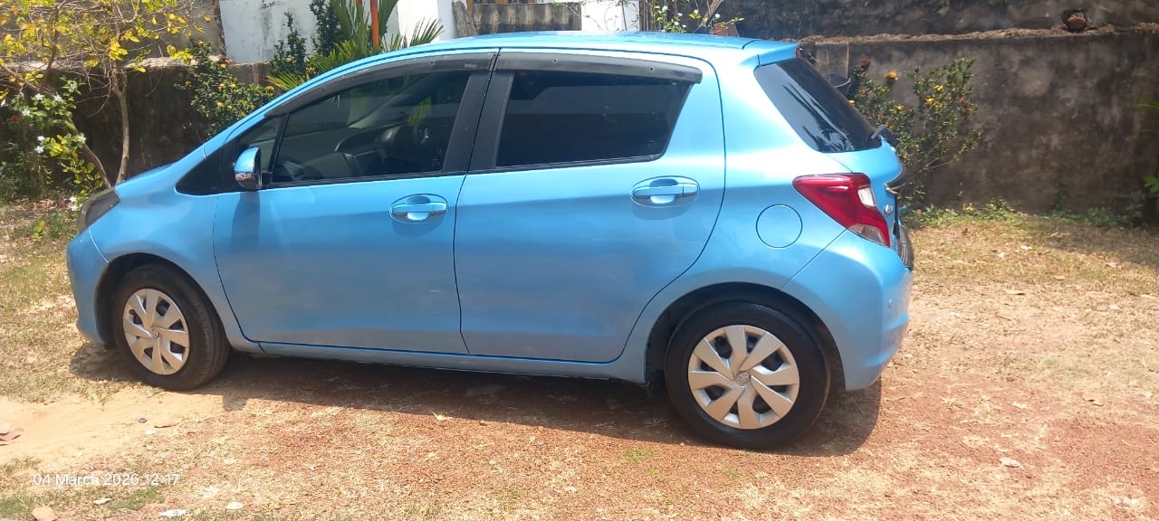 Toyota Vitz 2015 - பயன்படுத்தப்பட்டது கார் sale in Sri Lanka - patpat.lk