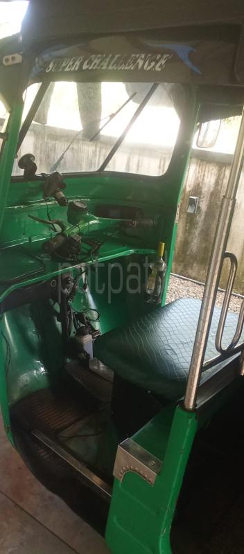 Bajaj 2 stroke 2004 - භාවිතා කරන ලද ත්‍රිරෝද රථය sale in Sri Lanka - patpat.lk