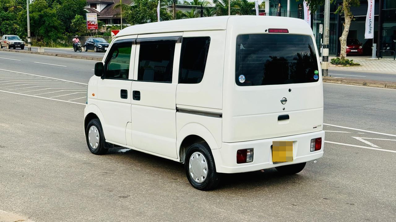 Nissan Clipper 2014 - பயன்படுத்தப்பட்டது வேன் sale in Sri Lanka - patpat.lk
