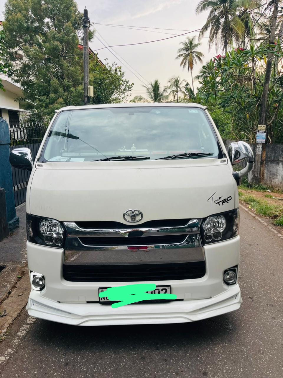 Toyota Hiace 2013 ads-image-1