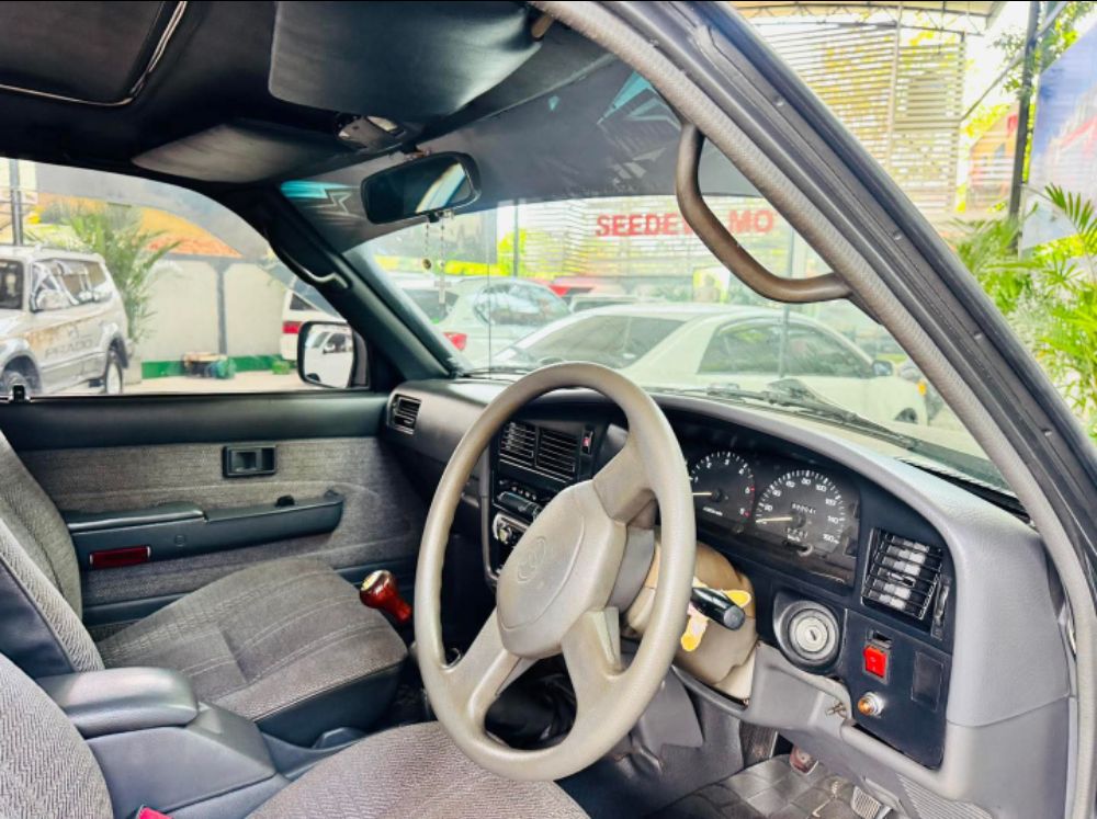 Toyota Hilux 1993 - Used Pick-up  sale in Sri Lanka - patpat.lk