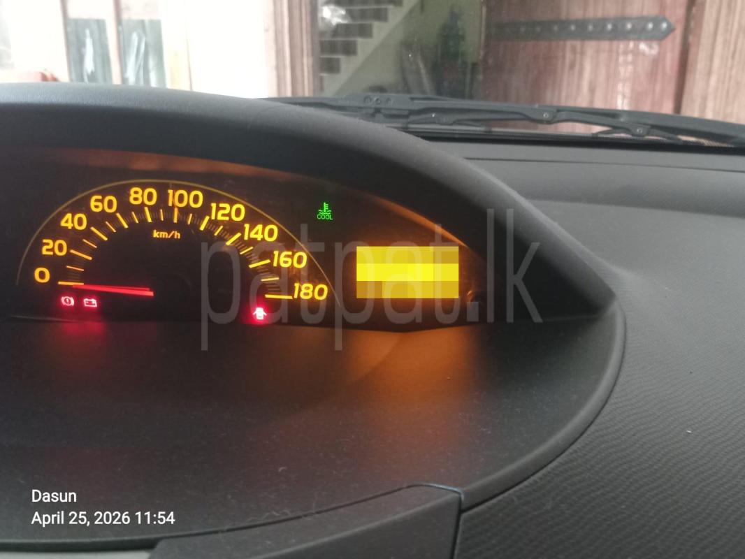 Toyota Vitz 2005 - பயன்படுத்தப்பட்டது கார் sale in Sri Lanka - patpat.lk