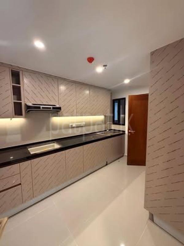 Luxury Apartment for Sale in Bambalapitiya (Colombo 04)