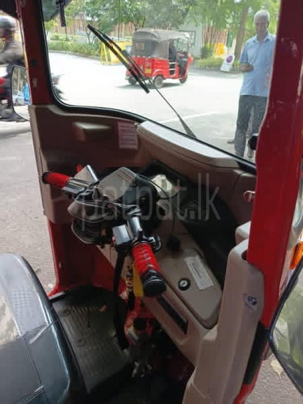 Bajaj 4 stroke 2020 - Used Three wheeler sale in Sri Lanka - patpat.lk