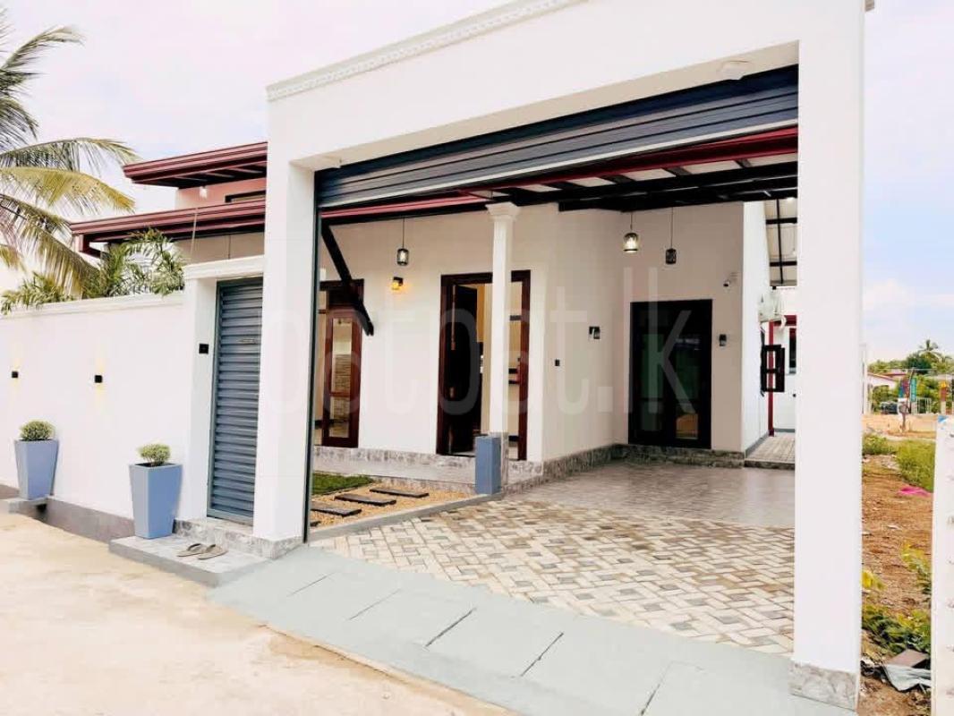 House for Sale in Kiriwattuduwa