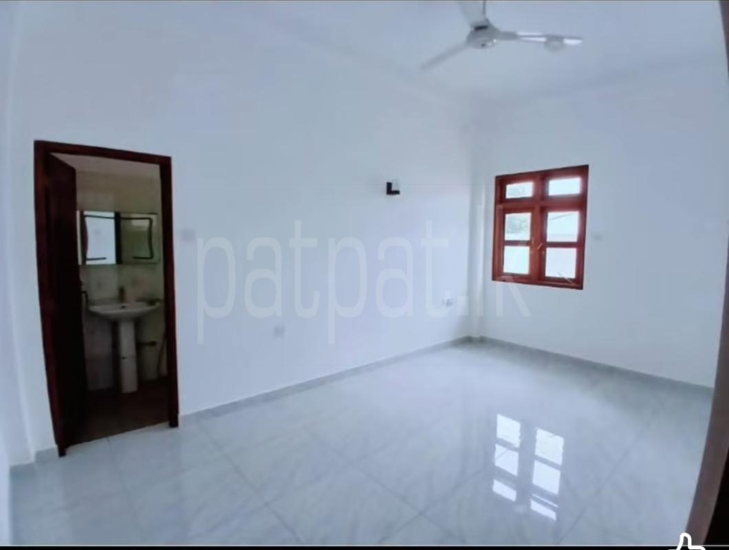 House for Sale in Athurugiriya