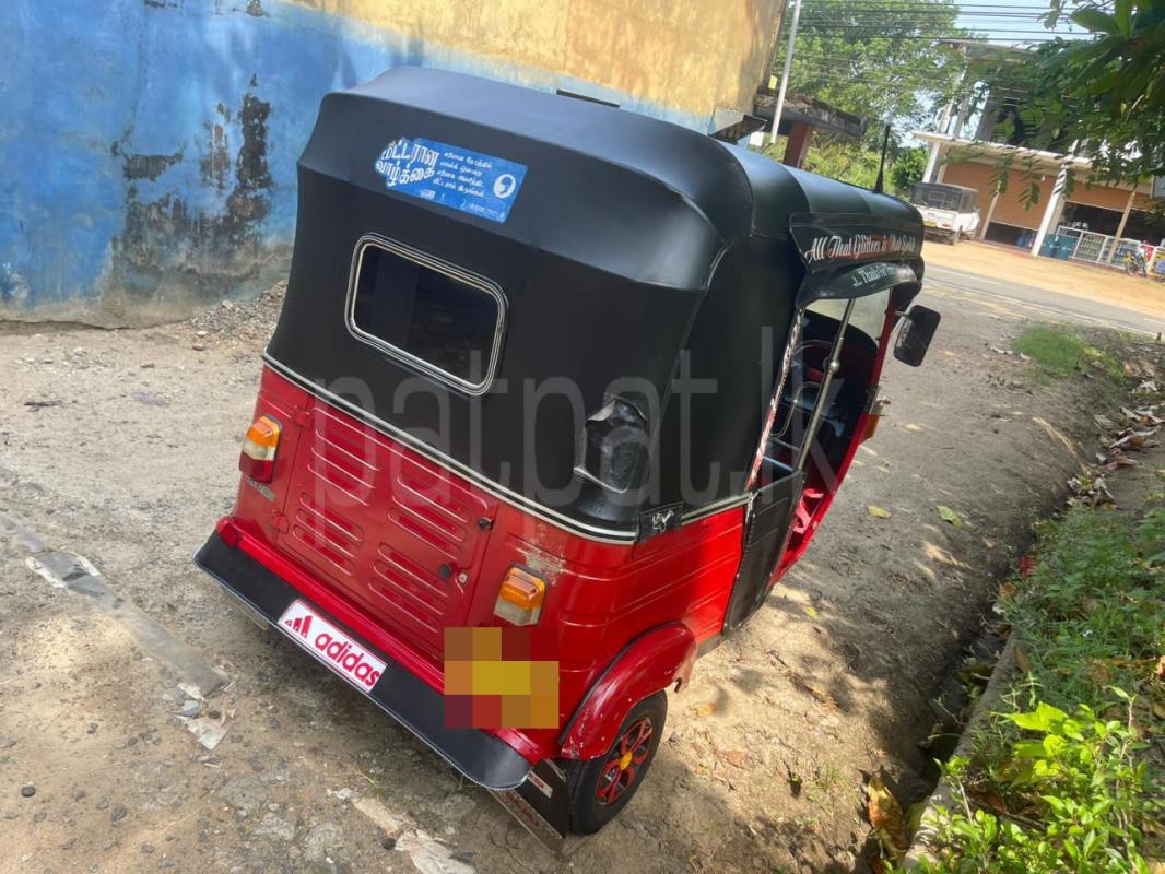 Bajaj Three Wheel 2013 - மறுசீரமைக்கப்பட்டது முச்சக்கர வண்டி sale in Sri Lanka - patpat.lk