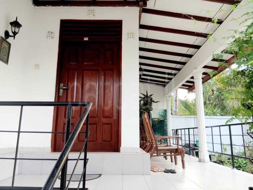 House for Sale in Gampaha ads-image-1