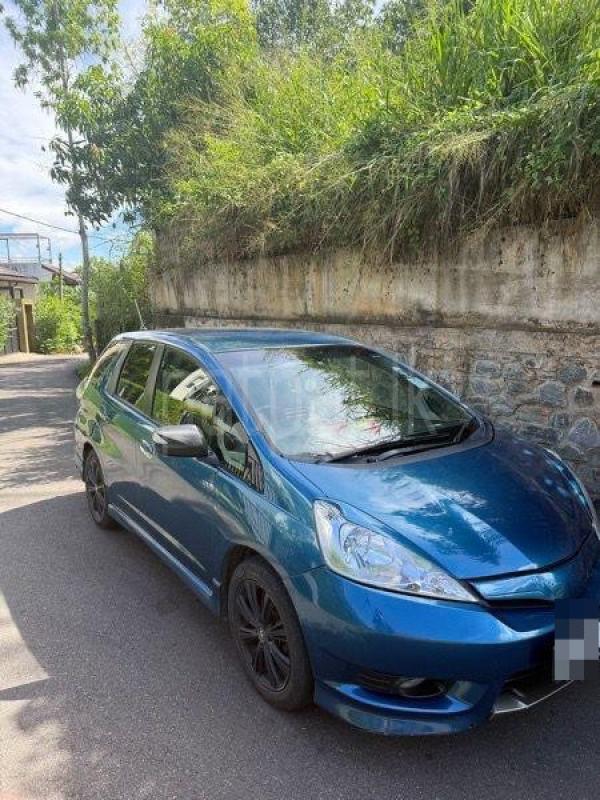 Honda FIT SHUTTLE 2013 - பயன்படுத்தப்பட்டது கார் sale in Sri Lanka - patpat.lk