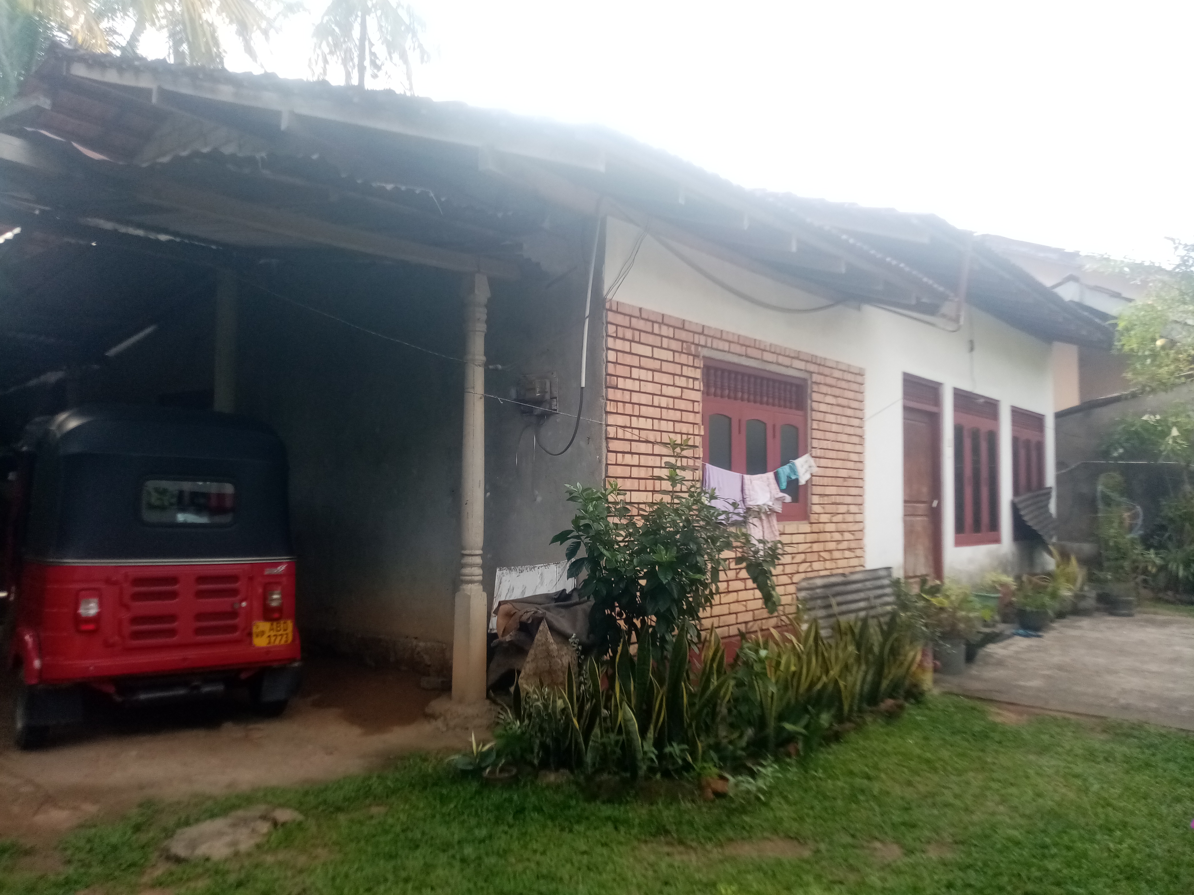 Building for Sale in Kalagedihena