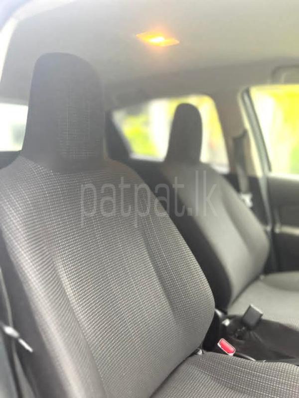 Toyota Vitz 2016 - பயன்படுத்தப்பட்டது கார் sale in Sri Lanka - patpat.lk