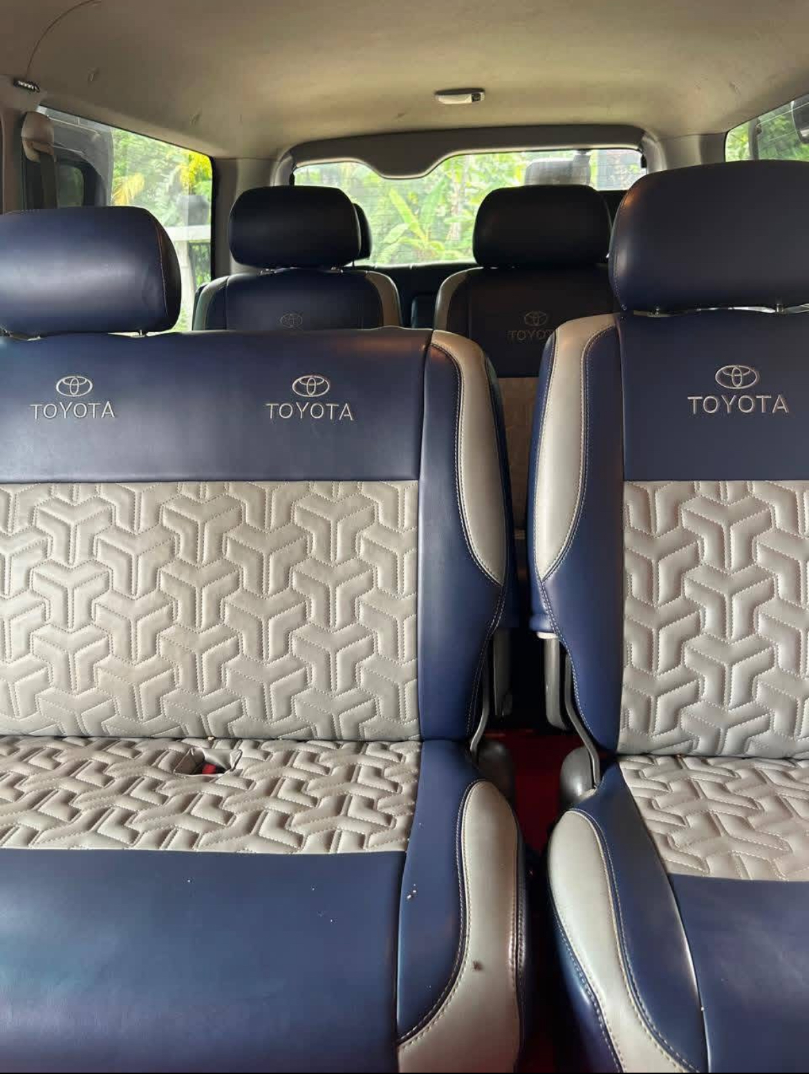 Toyota Hiace 2015 - பயன்படுத்தப்பட்டது வேன் sale in Sri Lanka - patpat.lk